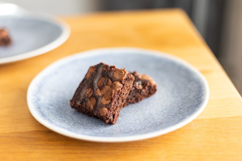 Proteinové brownies z quinoy a banánu (vegan)