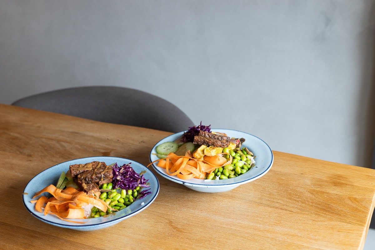 Veganská poke bowl